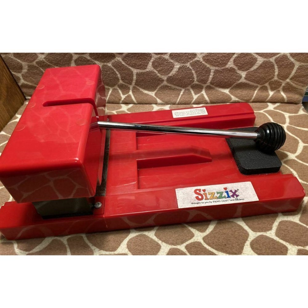 Provo Craft Original Red Sizzix Die Cut Machine